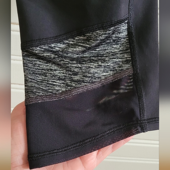 Lululemon black crop leggings-Size 8 - Picture 3 of 5